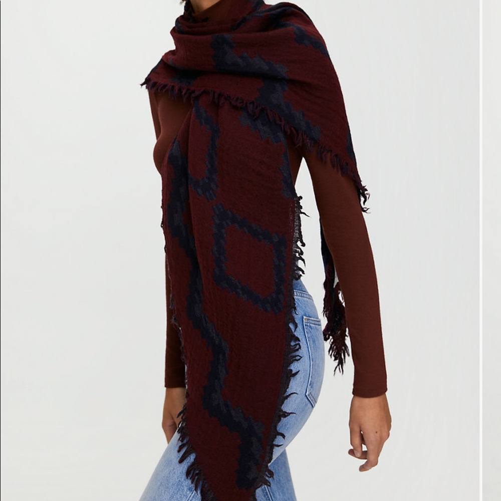 Diamond mosaic triangle scarf